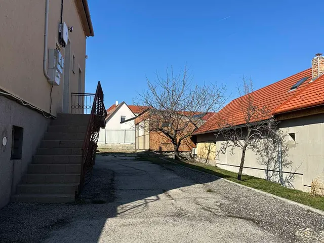 Eladó ház Várpalota, Magyari utca 170 nm