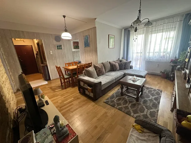 Eladó lakás Várpalota, Ady lakótelep 69 nm