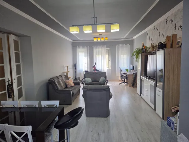 Eladó lakás Pétfürdő 138 nm