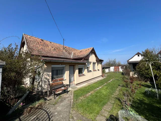 Eladó ház Ősi, Rózsa utca 56 nm