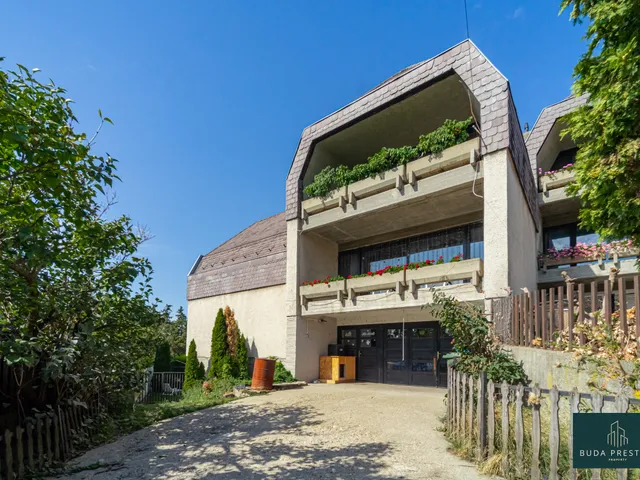 Eladó ház Budapest XII. kerület, Magasút 192 nm