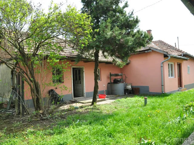 Eladó ház Karácsond 64 nm