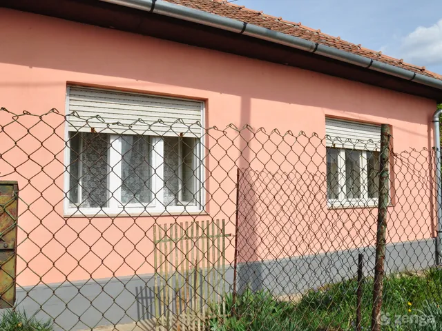 Eladó ház Karácsond 64 nm