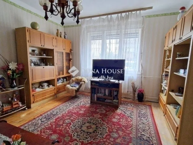 Eladó ház Budapest XVIII. kerület, Gloriett-telep 180 nm