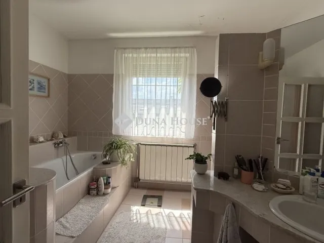 Eladó ház Budapest XIX. kerület 260 nm