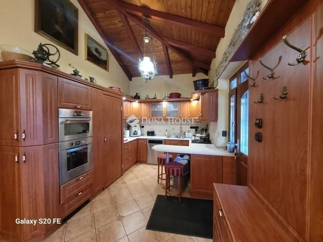 Eladó ház Vecsés 265 nm