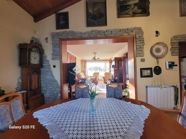 Eladó ház Vecsés 265 nm