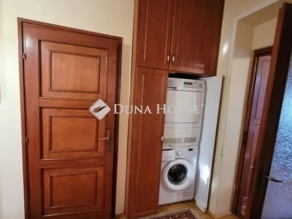 Eladó ház Vecsés 265 nm