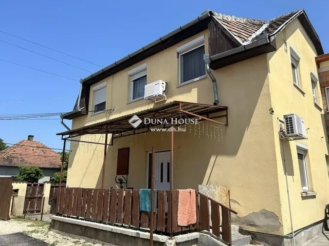 Eladó ház Vecsés 210 nm