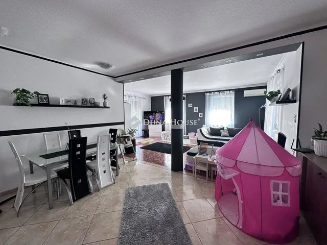 Eladó ház Üllő 280 nm