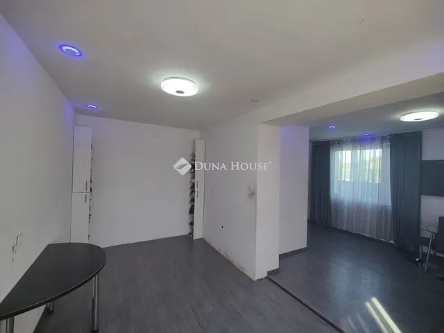 Eladó lakás Üllő 32 nm