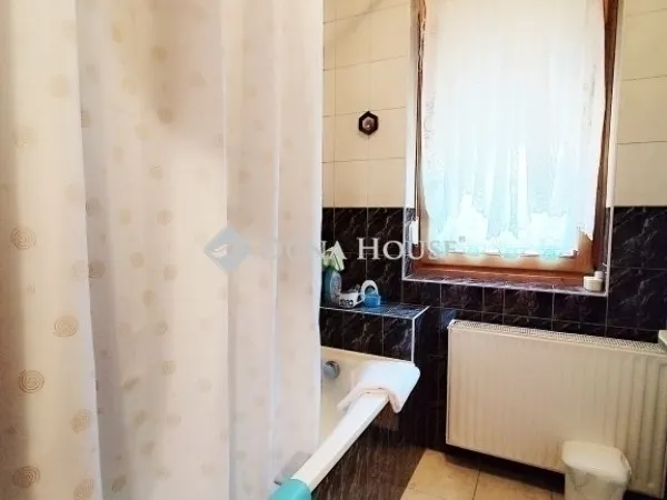 Eladó ház Péteri 263 nm