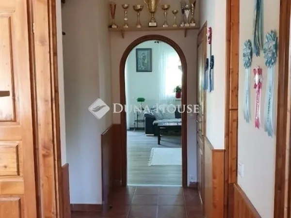 Eladó ház Szada 195 nm