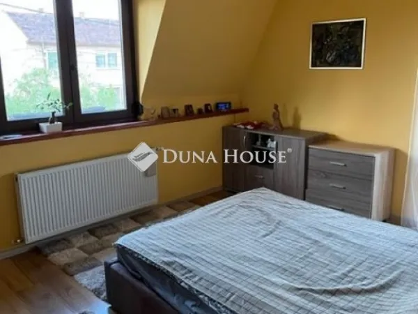 Eladó ház Budapest XX. kerület 260 nm