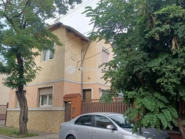Eladó ház Budapest XV. kerület, Rákospalota 180 nm