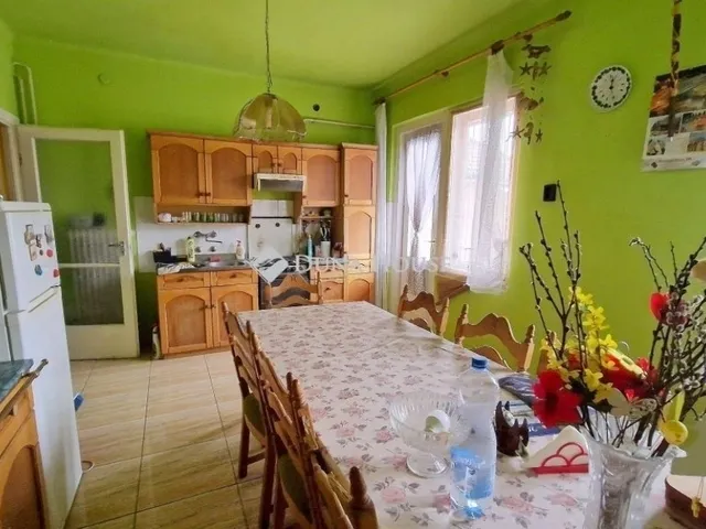 Eladó ház Budapest XVIII. kerület 180 nm