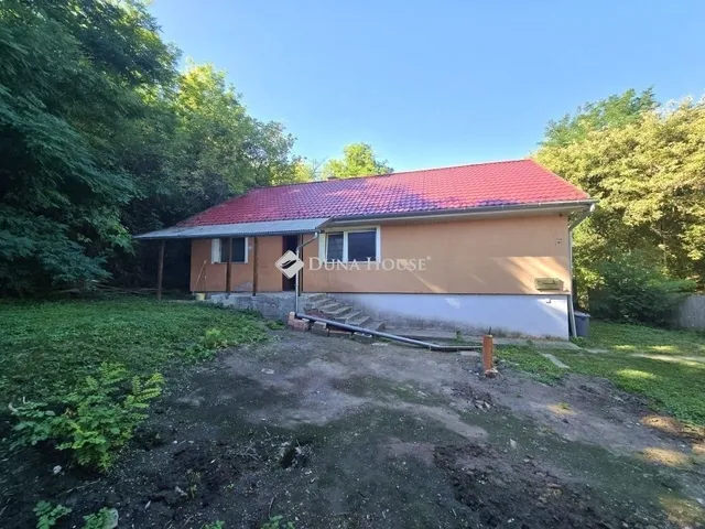 Eladó ház Pécel 96 nm