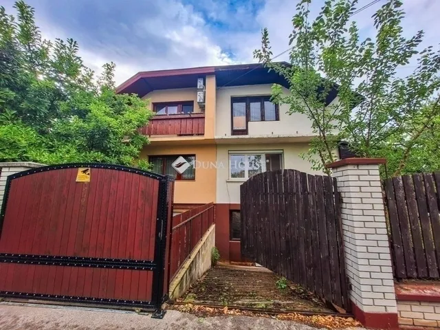 Eladó ház Budapest XVI. kerület, Árpádföld 208 nm