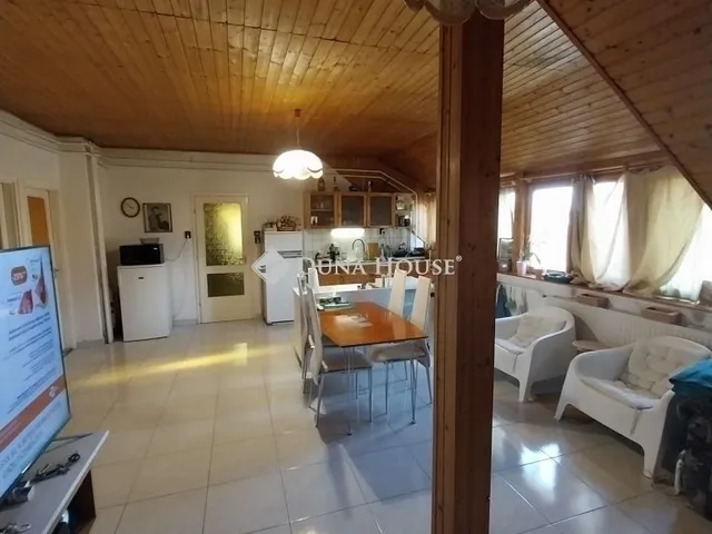 Eladó ház Budapest XVI. kerület, Rákosszentmihály 200 nm