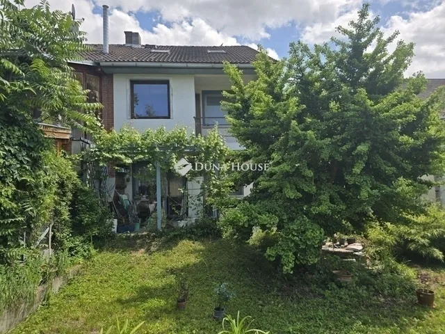 Eladó ház Budapest XVI. kerület 260 nm