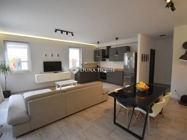 Eladó ház Budapest XVI. kerület 90 nm