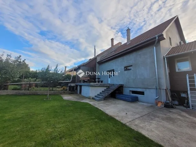 Eladó ház Budapest XVIII. kerület, Újpéteritelep 143 nm