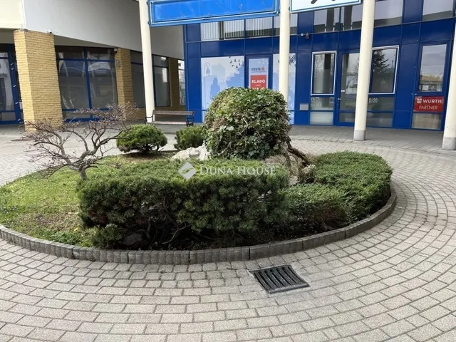 Eladó kereskedelmi és ipari ingatlan Budapest XVII. kerület 87 nm