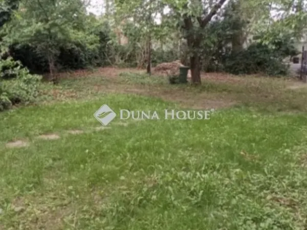 Eladó telek Budapest XVII. kerület 400 nm