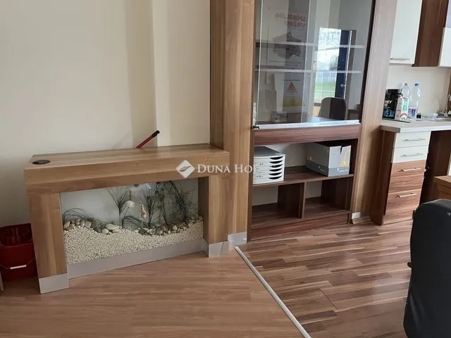 Eladó kereskedelmi és ipari ingatlan Budapest XVII. kerület 87 nm