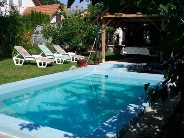 Eladó ház Balatonföldvár 270 nm