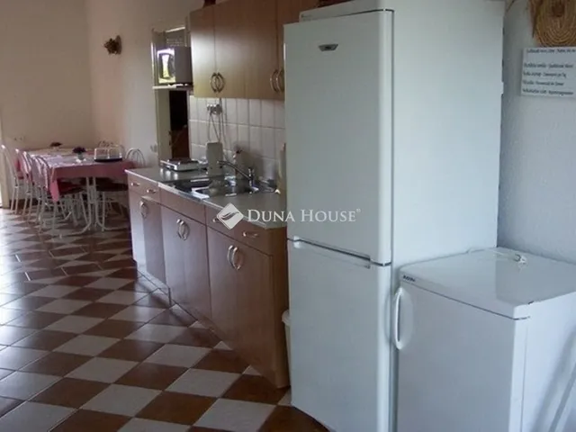 Eladó ház Balatonföldvár 270 nm