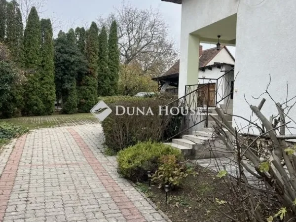 Eladó ház Balatonföldvár 270 nm