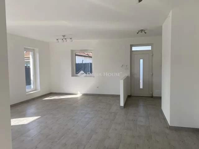 Eladó ház Üllő 105 nm