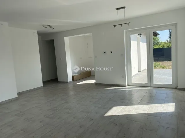 Eladó ház Üllő 105 nm