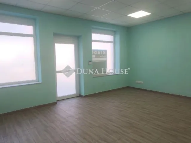 Eladó kereskedelmi és ipari ingatlan Budapest XVI. kerület 41 nm