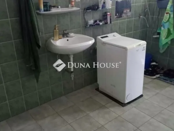 Eladó ház Aszód 160 nm