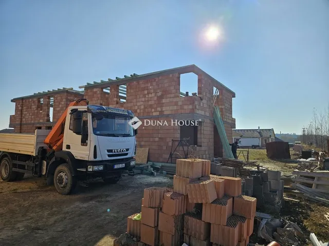 Eladó lakás Mende 78 nm