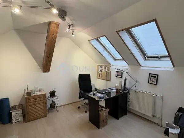 Eladó ház Budapest XVI. kerület, Sashalom 195 nm