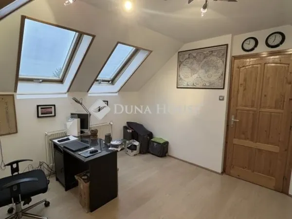 Eladó ház Budapest XVI. kerület, Sashalom 195 nm