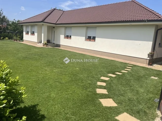 Eladó ház Üllő 112 nm