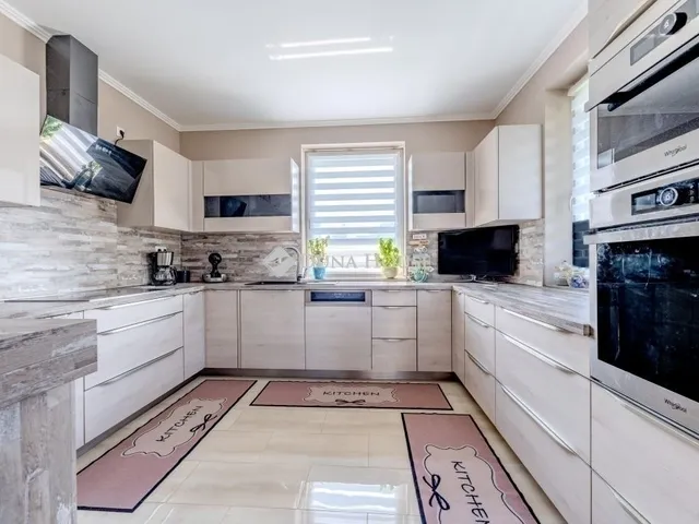 Eladó ház Üllő 217 nm