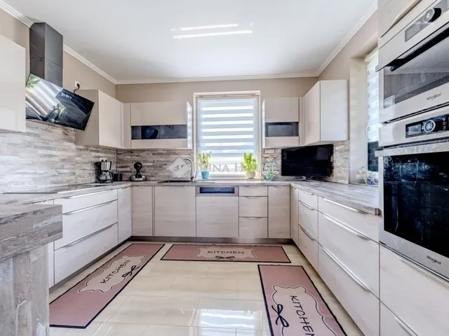 Eladó ház Üllő 217 nm