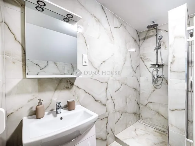 Eladó ház Budapest XVIII. kerület 274 nm