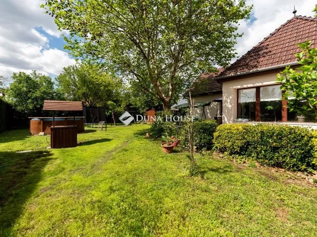 Eladó ház Budapest XVII. kerület 240 nm