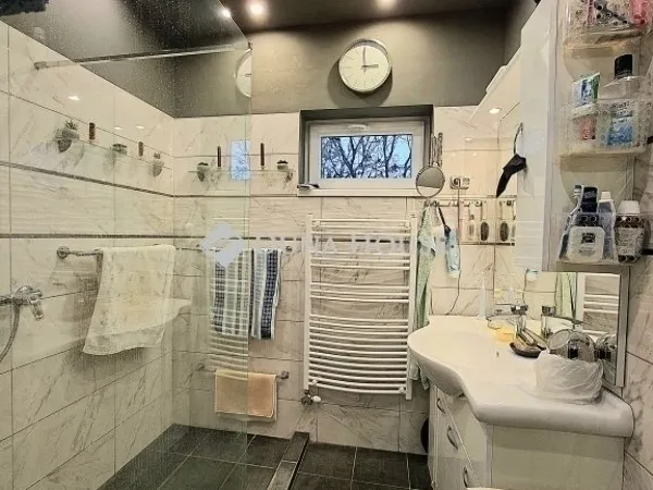 Eladó ház Budapest XVII. kerület 204 nm