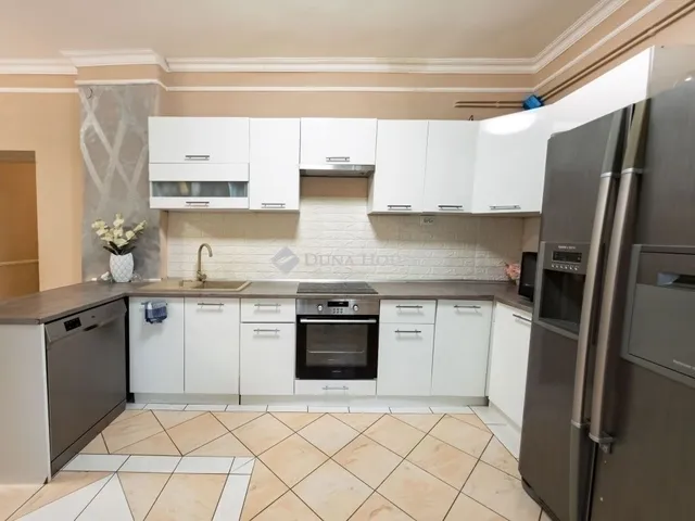 Eladó ház Budapest XVIII. kerület, Újpéteritelep 161 nm