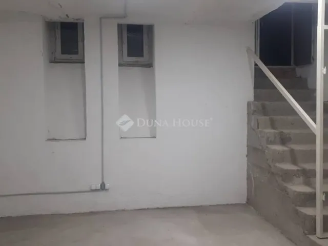 Eladó kereskedelmi és ipari ingatlan Budapest VIII. kerület, Józsefváros 90 nm