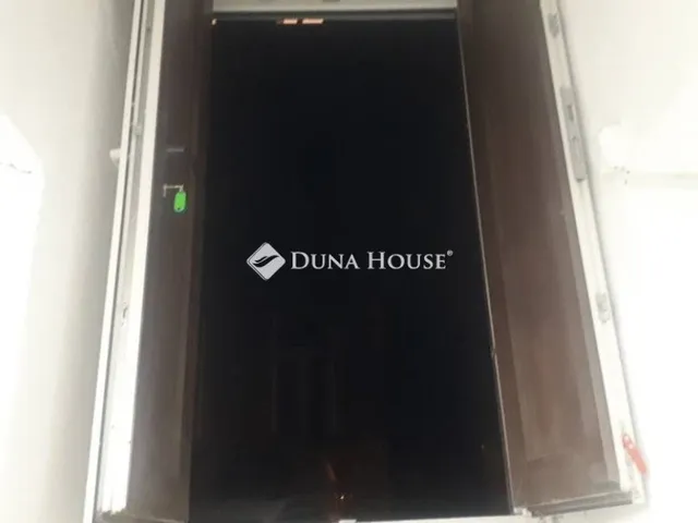 Eladó kereskedelmi és ipari ingatlan Budapest VIII. kerület, Józsefváros 90 nm