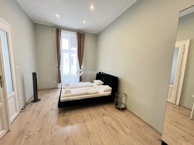 Eladó lakás Budapest VI. kerület, Nagykörúton kívüli terület 86 nm