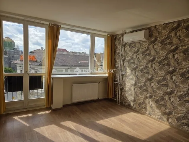 Eladó lakás Budapest VIII. kerület, Corvin negyed 52 nm